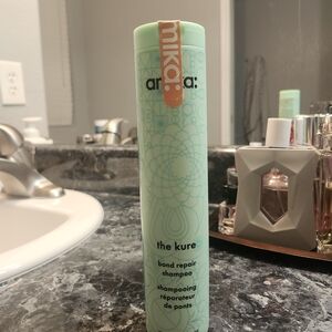 Amika The Kure Bond Repair Shampoo